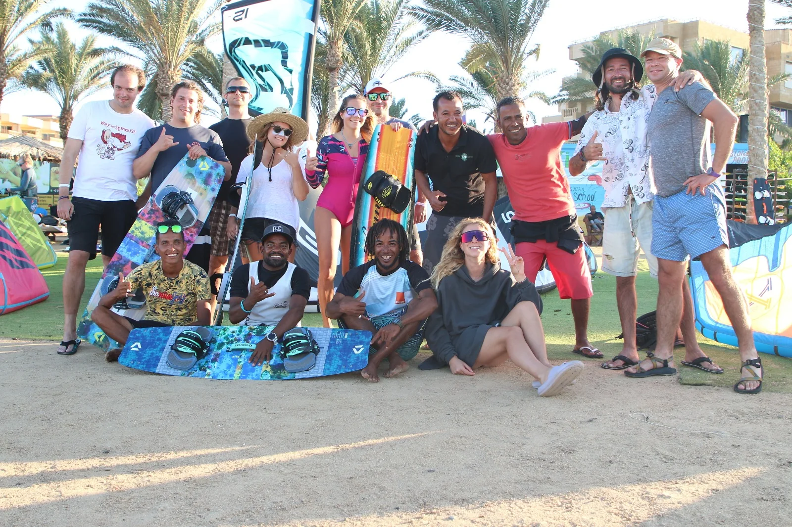 Uczestnicy wyjazdu kitesurfingowego ProfiSailing w Egipcie